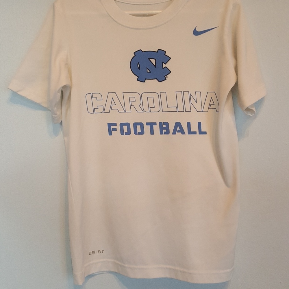 Nike boys shirt